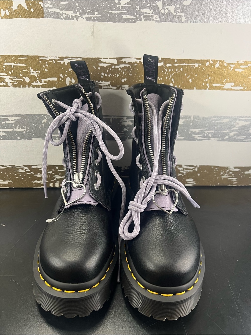 Dr. Martens 1460 Zip Heart - Picture 3 of 8